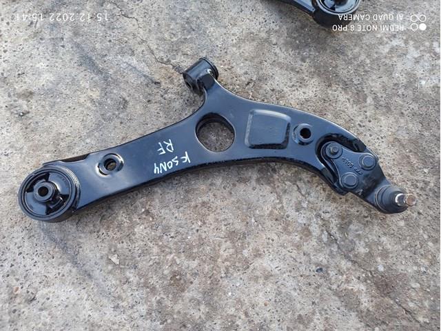 Правый рычаг передней нижней подвески 545014C000 HYUNDAI