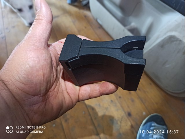 Кронштейн подстаканника, нет описания 5563360040 TOYOTA