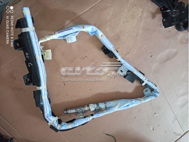 Шторка боковая правая 621700E090 TOYOTA