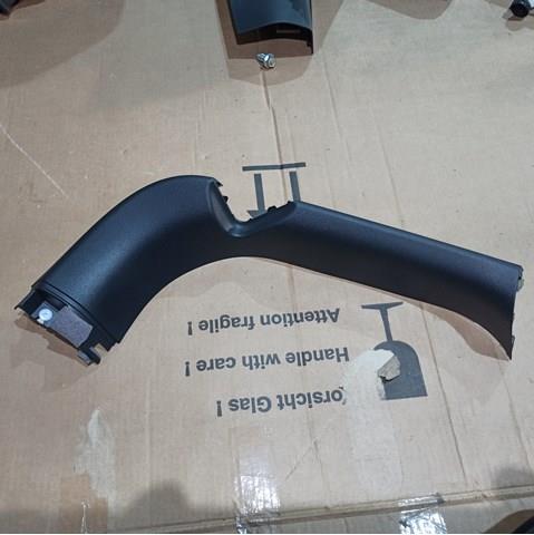 Обшивка-облицовка третей двери 7224A167XA MITSUBISHI