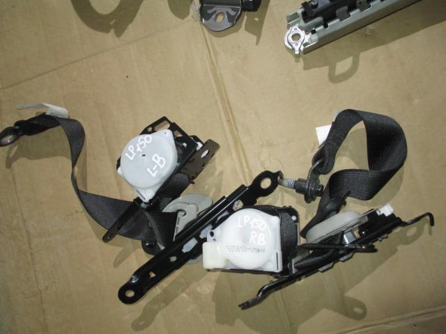 Ремень безопасности задний левый 7337060400C2 TOYOTA
