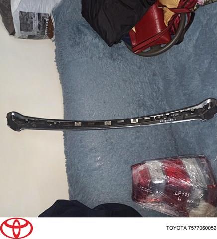 7577060052 TOYOTA Молдинг капота купить в Ирпень