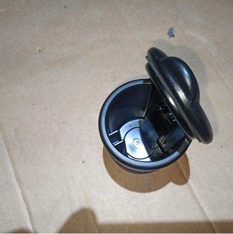 Пепельница центральной консоли 7600A012 MITSUBISHI
