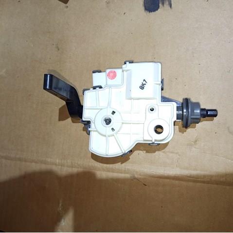 Замок открывания лючка бензобака 7703076030 TOYOTA