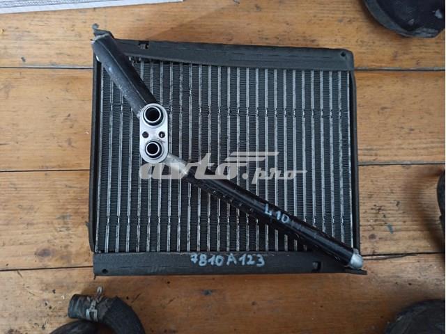 Радиатор отопителя салона 7810A123 MITSUBISHI