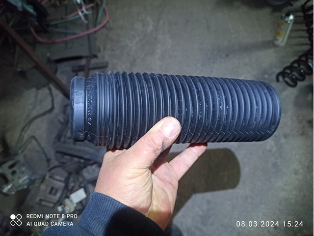 7P0412137 Пыльник амортизатора переднего купить Сумы