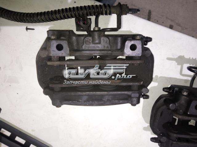 Задний правый суппорт 7P0615424 VAG