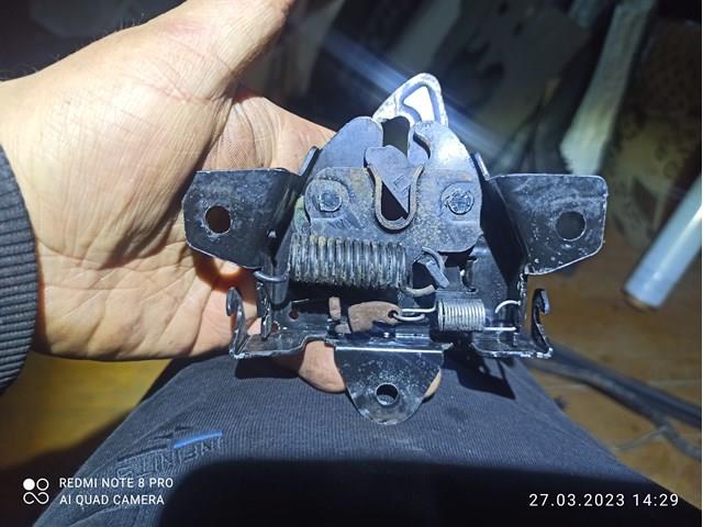 Замок крышки капота 811302B200 HYUNDAI