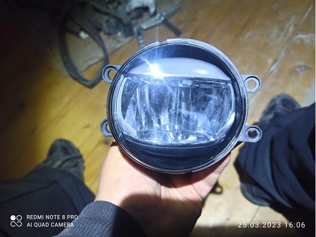 Фара противотуманная, левая 8122048051 TOYOTA