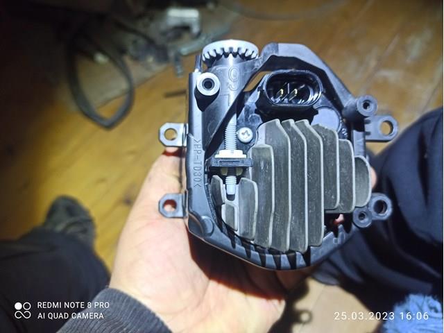 TOYOTA 8122048051 Фара противотуманная левая в наличии Украина