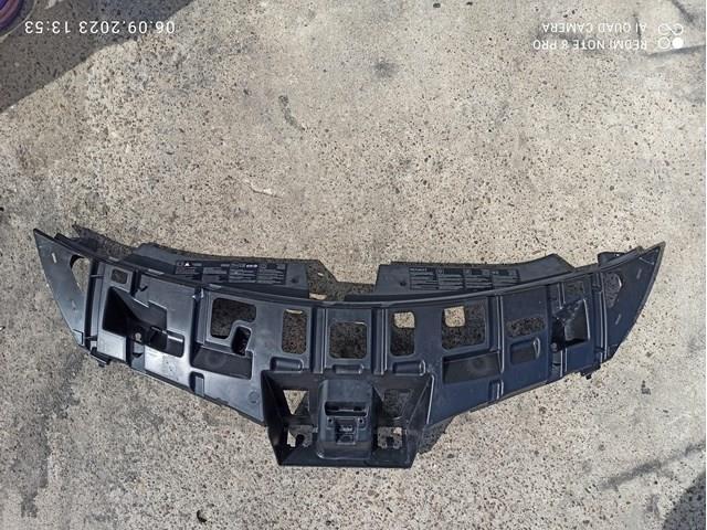 Решетка на бампер 8200682290 RENAULT
