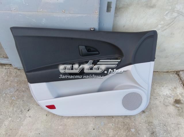 Дверная карта передняя левая 823011H000ED HYUNDAI