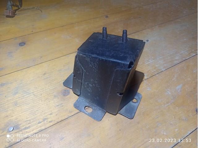 Кронштейн бампера заднего, левый 852119Y000 NISSAN