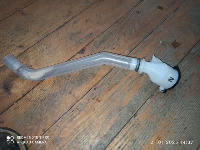 Горловина бачка омывателя 8530142030 TOYOTA
