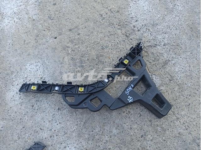 Правый кронштейн заднего бампера 86614C1700 HYUNDAI