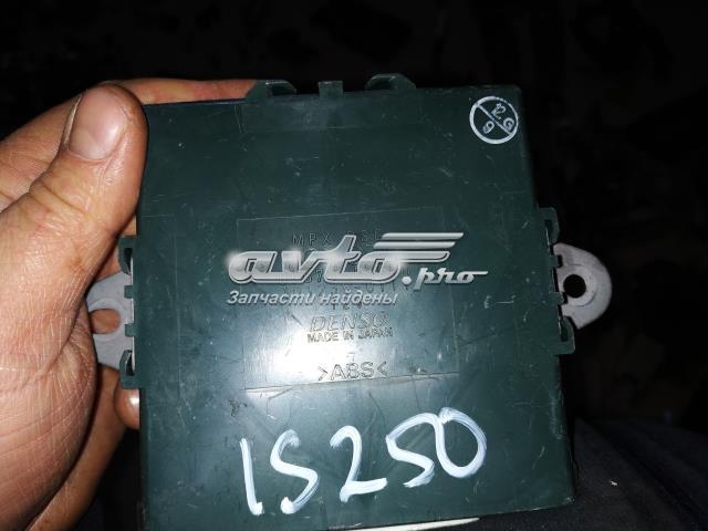 Блок управления комфортом 8967053040 TOYOTA