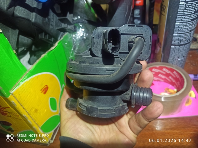 8R0906271 Насос диагностики течи в баке купить Хмельницкий