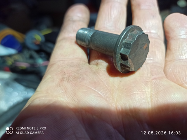 Болт крепления маховика 90011RBD000 HONDA