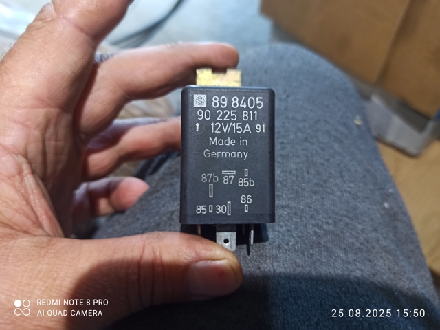 Реле электробензонасоса 90225811 GM