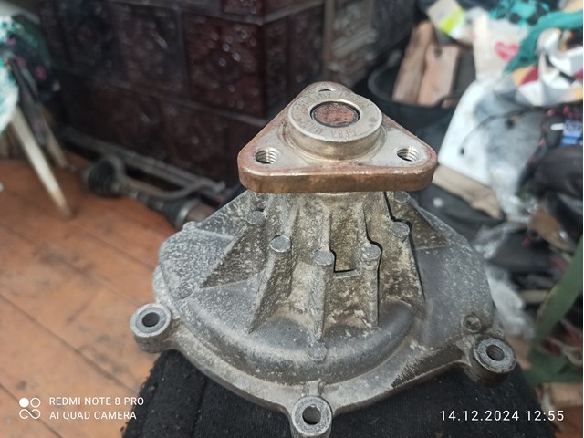 Помпа водяная, (насос) охлаждения 94810603301 PORSCHE