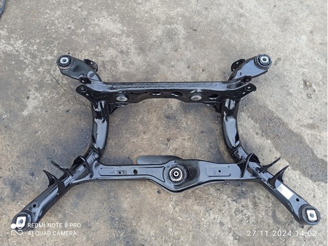 Поперечина задней подвески 95B505235B PORSCHE