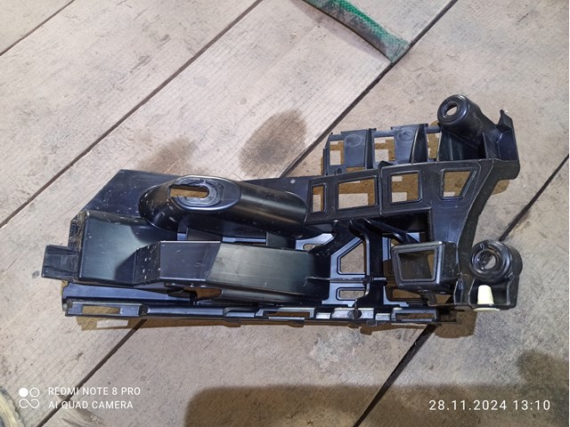PORSCHE 95B807571 Кронштейн бампера заднего левый в наличии Ирпень