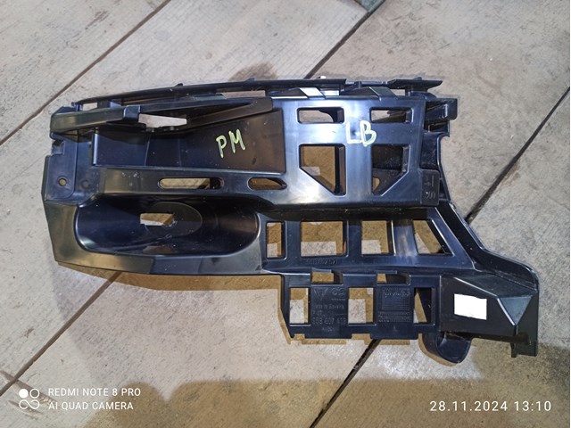 Левый кронштейн крепления бампера заднего 95B807571 PORSCHE