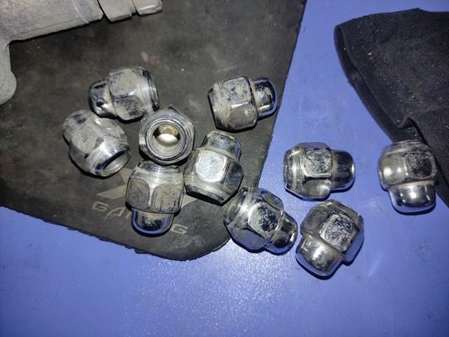 MAZDA B00237160B Гайки колесные в наличии Украина