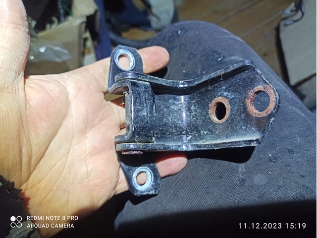 Завеса двери задней правой D46172240 MAZDA