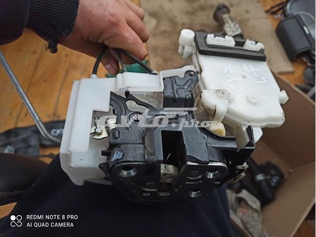Замок двери водителя EH1459310E MAZDA