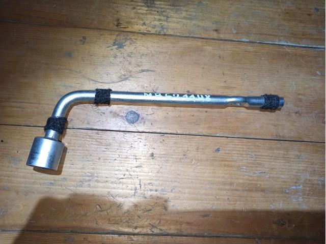 Ключ балонный (торцовый) MB621148 MITSUBISHI