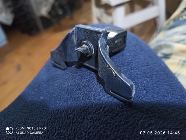 Личинка замка топливного бака MR303200 MITSUBISHI