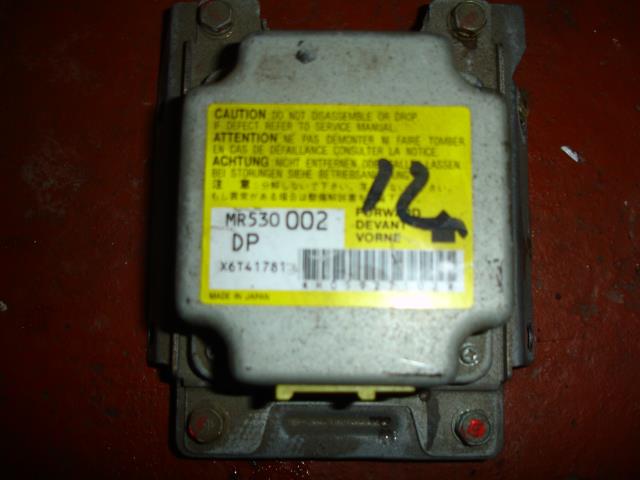 Модуль-процессор управления подушкой безопасности MR530002 MITSUBISHI