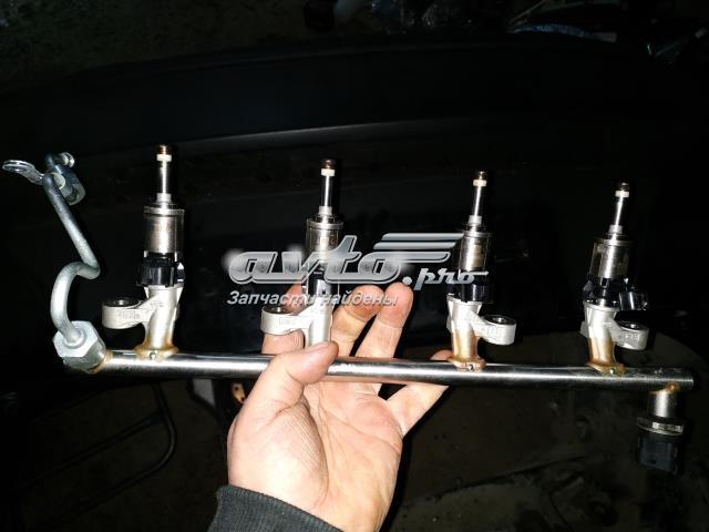 Топливные форсунки PE0113250B MAZDA
