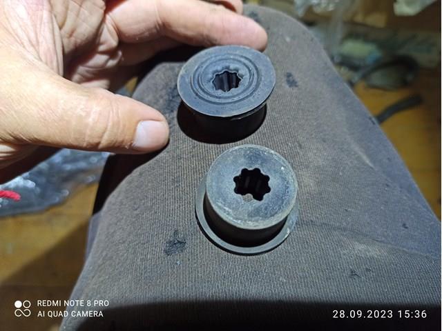MAZDA PE0115242 Подушка крепления радиатора верхняя в наличии Николаев