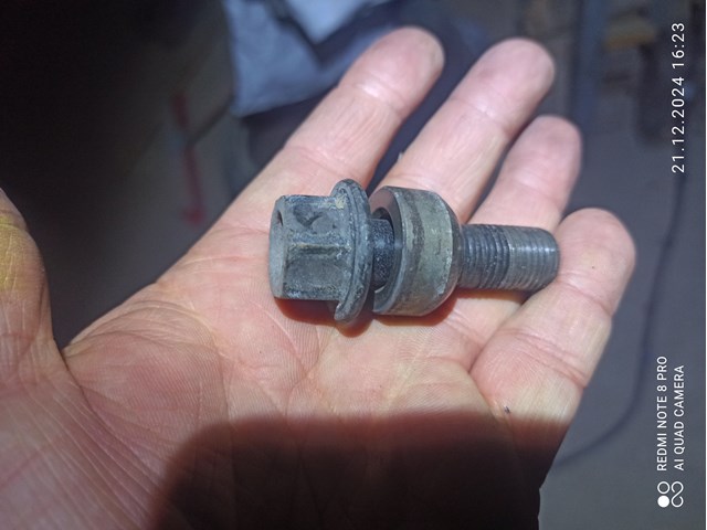 Болт колеса WHT006978 PORSCHE