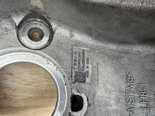 Tesla Model 118831100E Цапфа передняя левая в наличии Ужгород