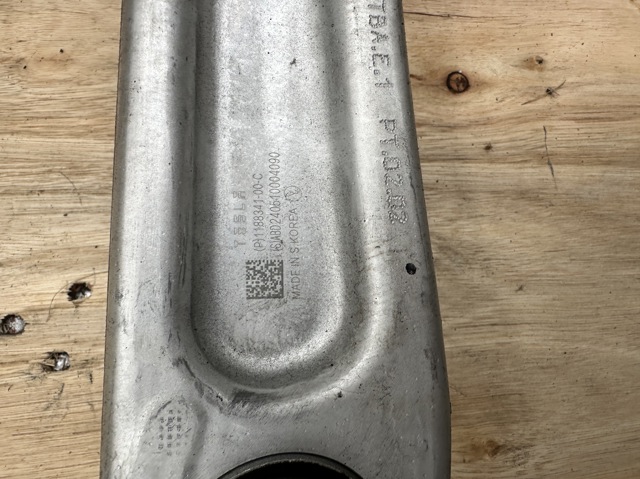 Tesla Model 118834100C Рычаг передней подвески нижний левый/правый в наличии Ужгород