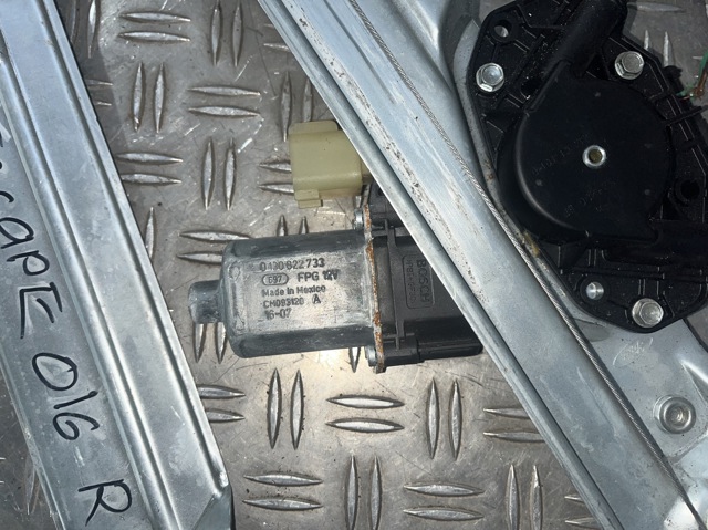 FORD 0130822733 Мотор стеклоподъемника двери передней правой в наличии Одесса