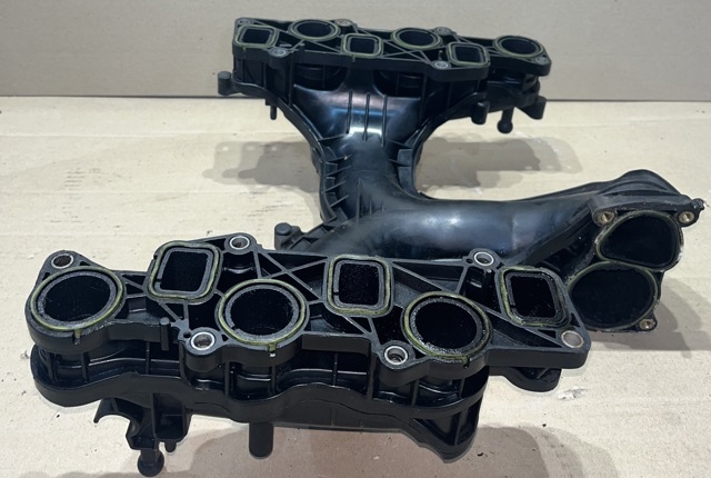 VAG 059129711CF Коллектор впускной в наличии Киев