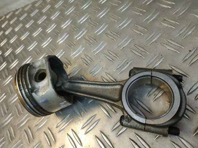 PEUGEOT 0628N0 Поршень в комплекте на 1 цилиндр, STD в наличии Винница