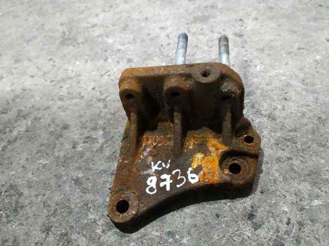 Кронштейн подушки (опоры) двигателя, правой 1091A237 MITSUBISHI