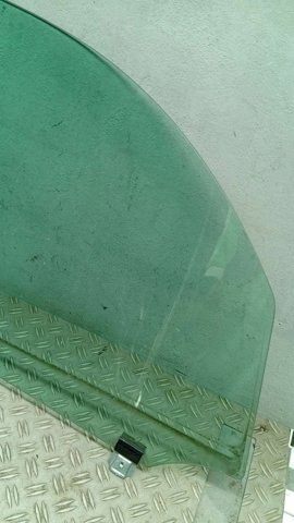 1367769 FORD Стекло кузова (багажного отсека) левое купить в Полтава