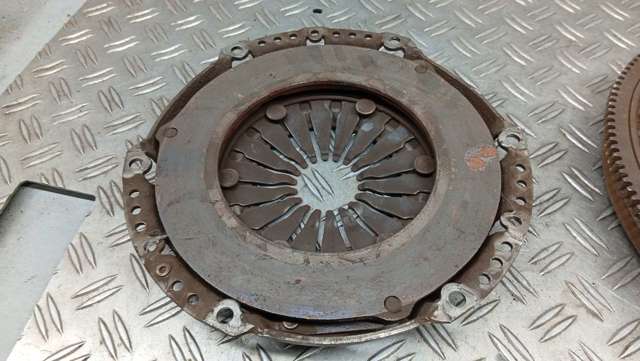 FORD 1462885 Маховик двигателя в наличии Сумы