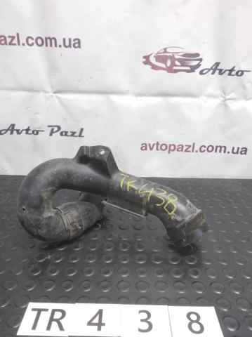 Патрубок воздушный, вход воздушного фильтра 1775247010 TOYOTA