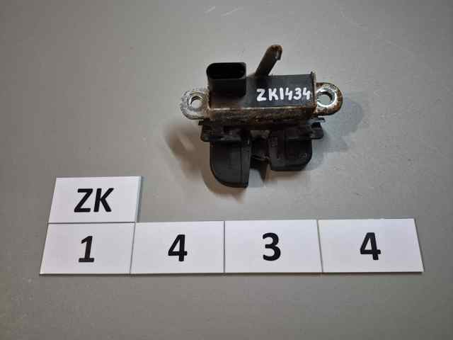 Замок крышки багажника 1P0827505A VAG