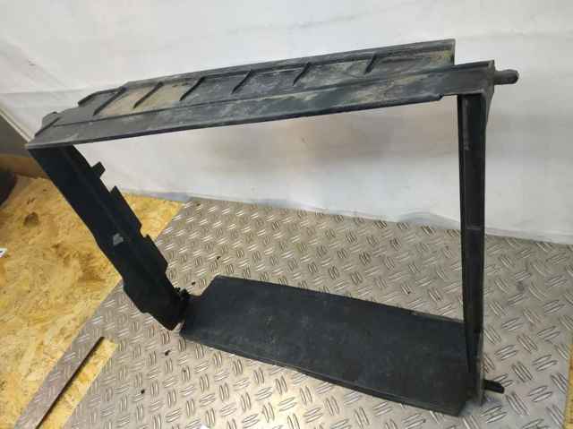 RENAULT 215592385R Дефлектор радиатора в наличии Тернополь