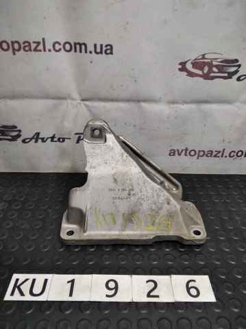 Кронштейн подушки (опоры) двигателя, правой 22116784828 BMW