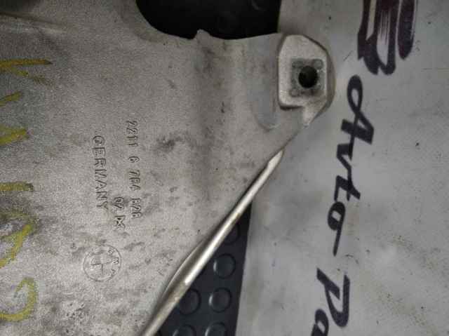 BMW 22116784828 Кронштейн подушки (опоры) двигателя правой в наличии Ужгород