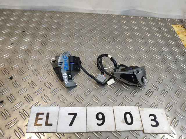 Блок кнопочных переключателей рулевого колеса 255501EL1A NISSAN
